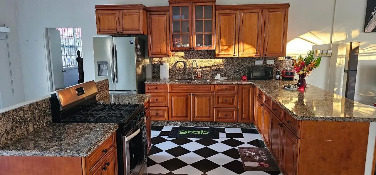 Montecello Heights Guest House Portsmouth Dominica