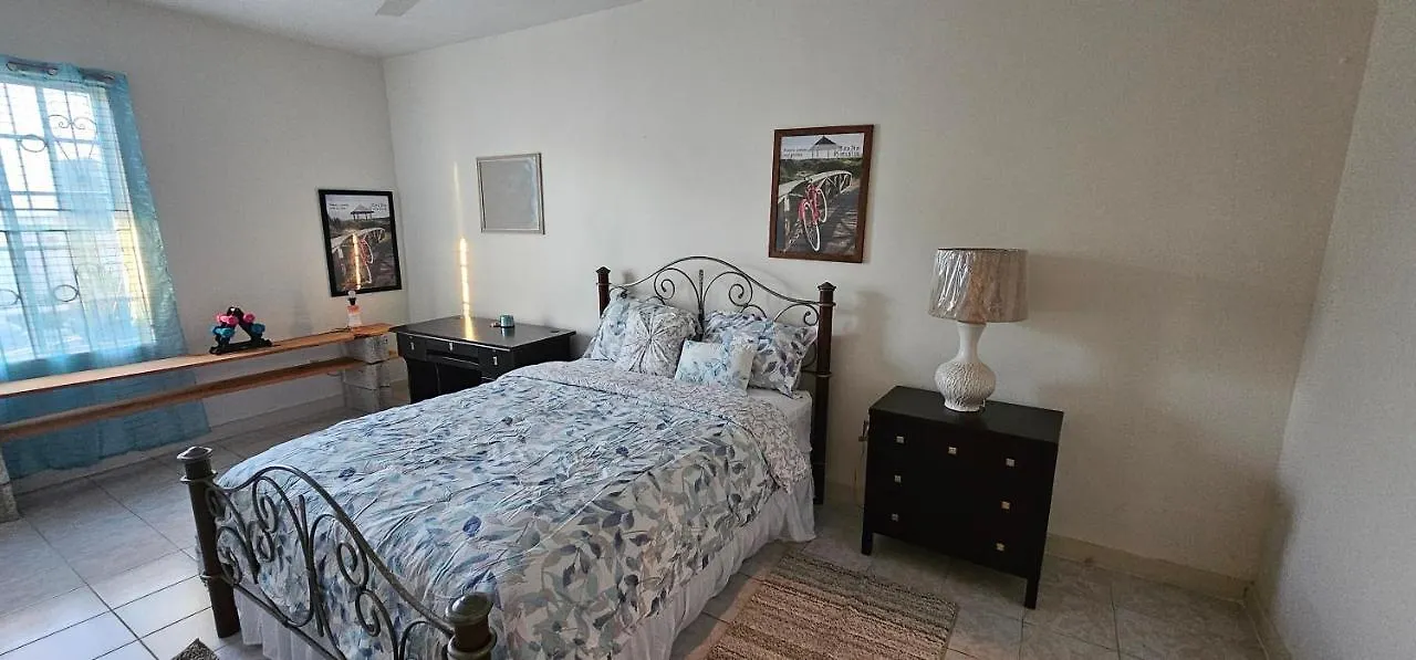 Country house Montecello Heights Guest House Portsmouth